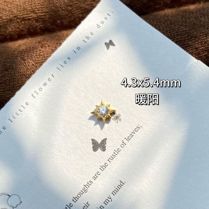 F136钛合金月亮金色吊坠款耳骨钉 内螺旋养耳洞防过敏耳钉 穿刺饰品 2