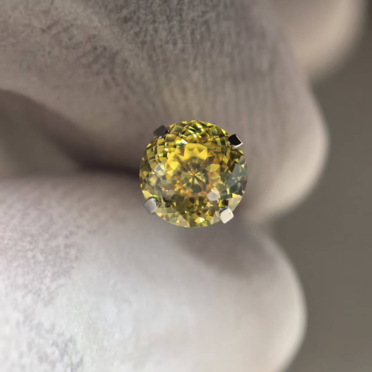 Titanium Alloy Ear Stud 鸟巢切爆闪 Cubic Zirconia Helix Cartilage Stud 圆 Jewelry 头 Accessories Ear 蜗钉 Ear 饰