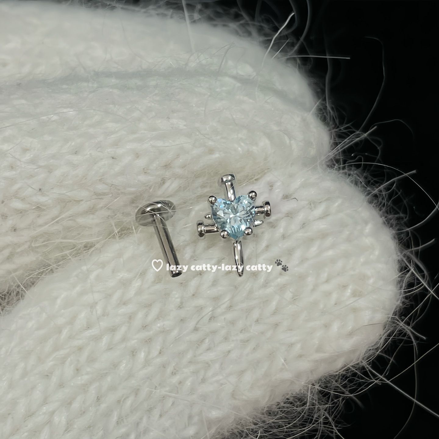 F136 Titanium Alloy Post Ear Stud Women 0.9牙口 Brass 头 Set With Cubic Zirconia 316L Steel Post Helix Cartilage Stud 超闪 Heart Ear 蜗钉 - Copper Body