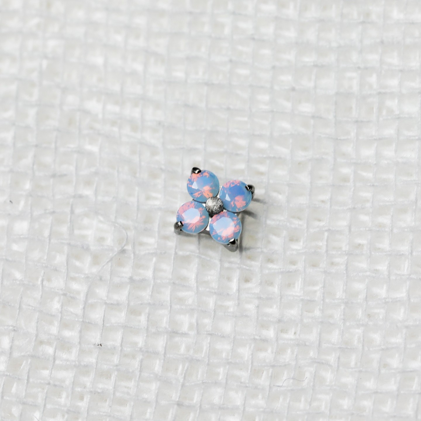 F136 Titanium Alloy 华子 Diamond 梅 Flower Helix Cartilage Stud Ear Stud 替换头 Piercing Jewelry Accessories 加工