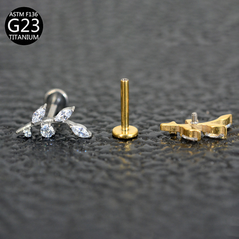 厂家 G23 Titanium 穿孔 Labret Stud Ear Stud Brass Studded Cubic Zirconia 链条叶子F136 Titanium Alloy Ear Stud