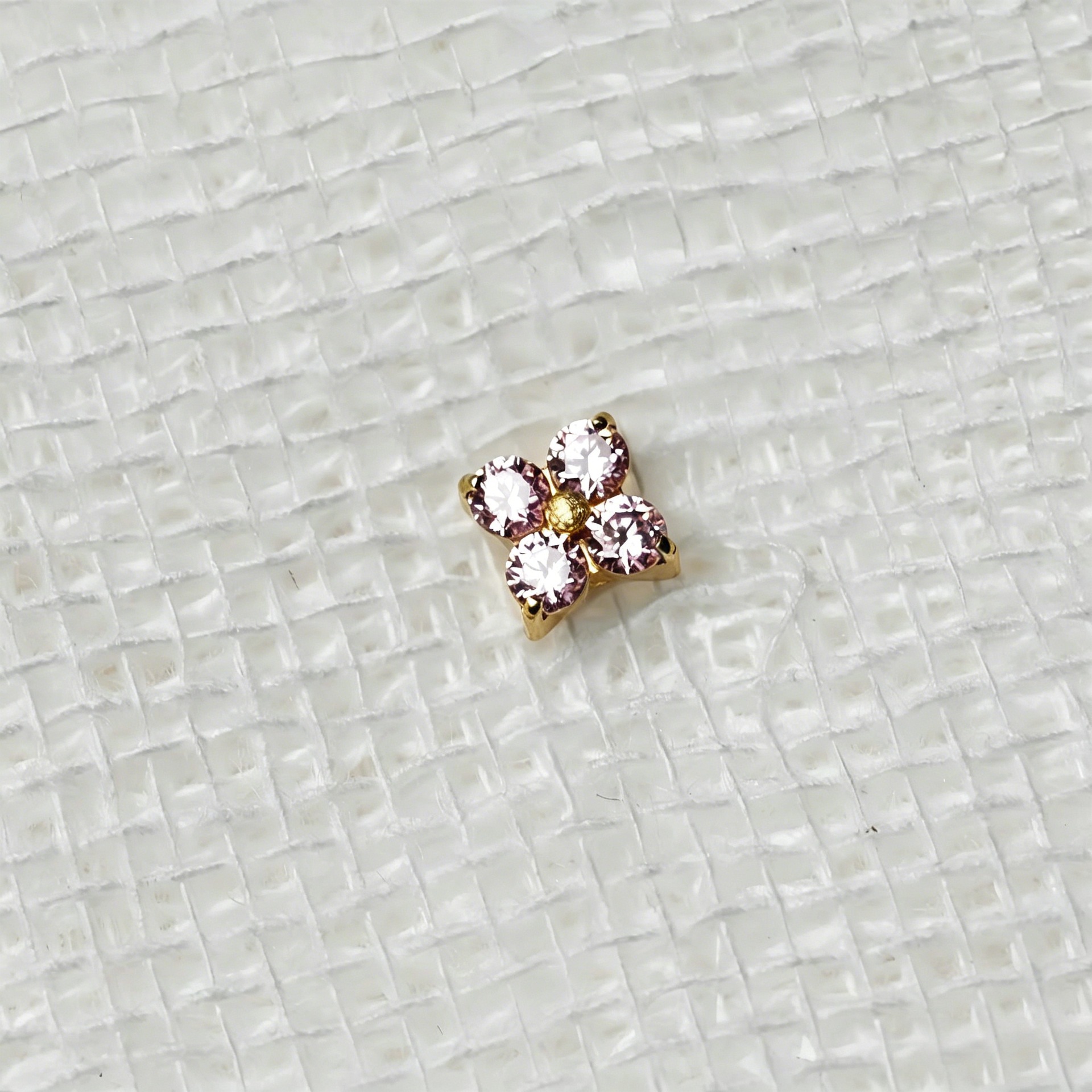 F136 Titanium Alloy 华子 Diamond 梅 Flower Helix Cartilage Stud Ear Stud 替换头 Piercing Jewelry Accessories 加工