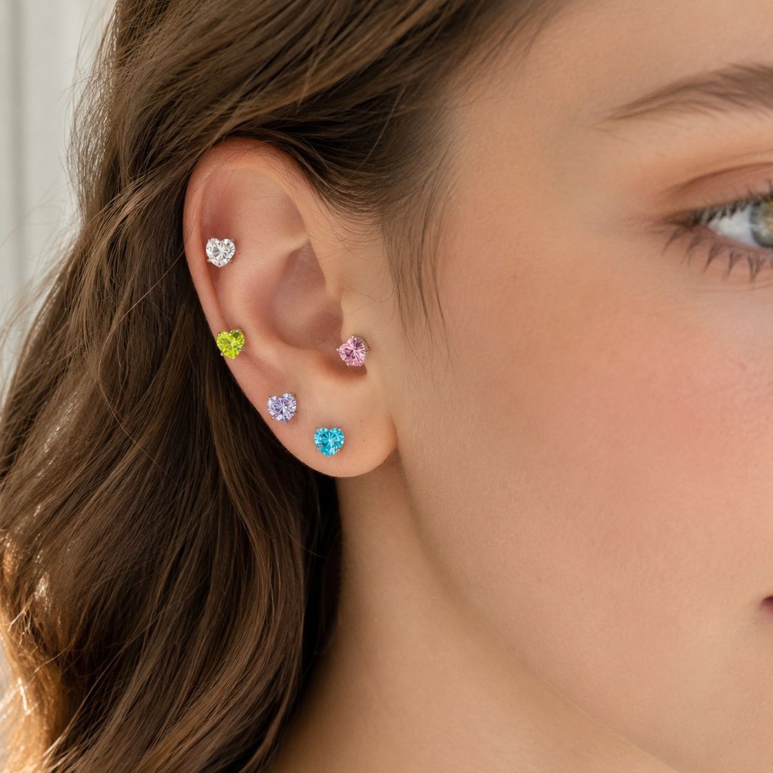 F136 Implant Grade Titanium Alloy 养 Ear 洞 Ear Stud Helix Cartilage Stud Ear 蜗钉超闪 Heart Cubic Zirconia Internal Thread Jewelry 头