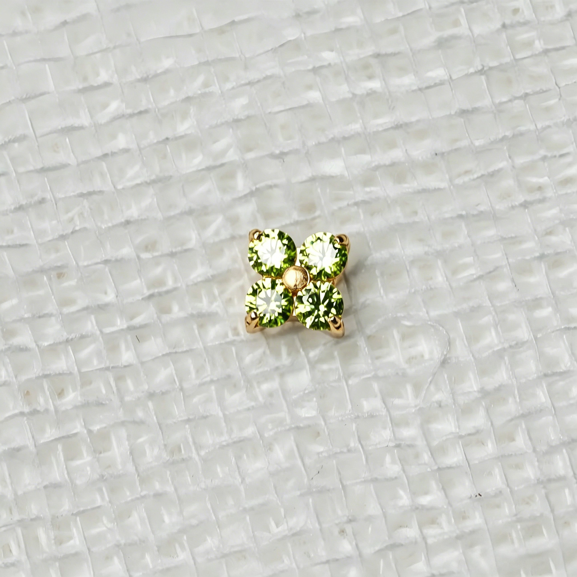 F136 Titanium Alloy 华子 Diamond 梅 Flower Helix Cartilage Stud Ear Stud 替换头 Piercing Jewelry Accessories 加工