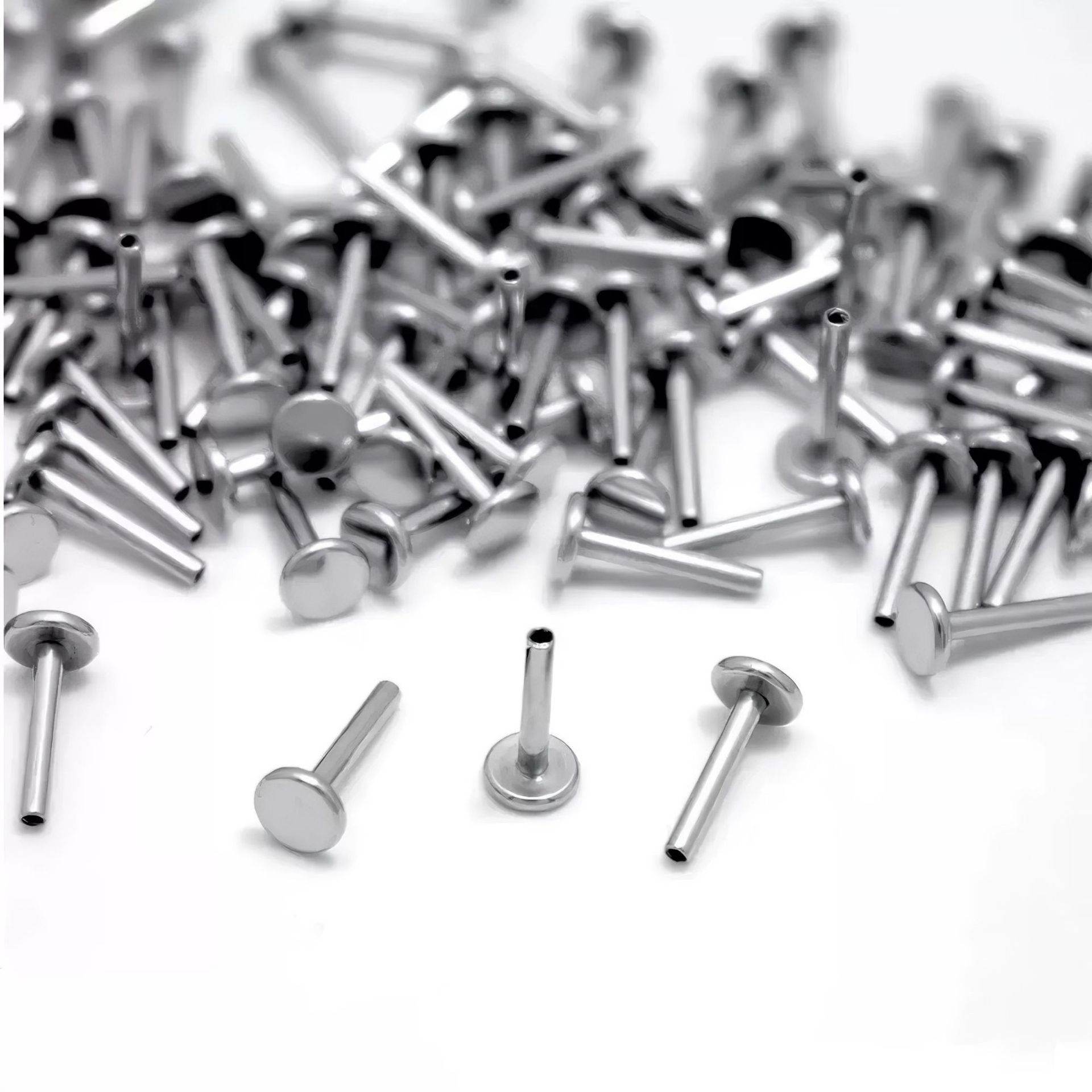 Titanium Alloy Flat Back Internal Thread 替换 Barbell Ear Stud Labret Stud 底座基础 Piercing Jewelry Accessories