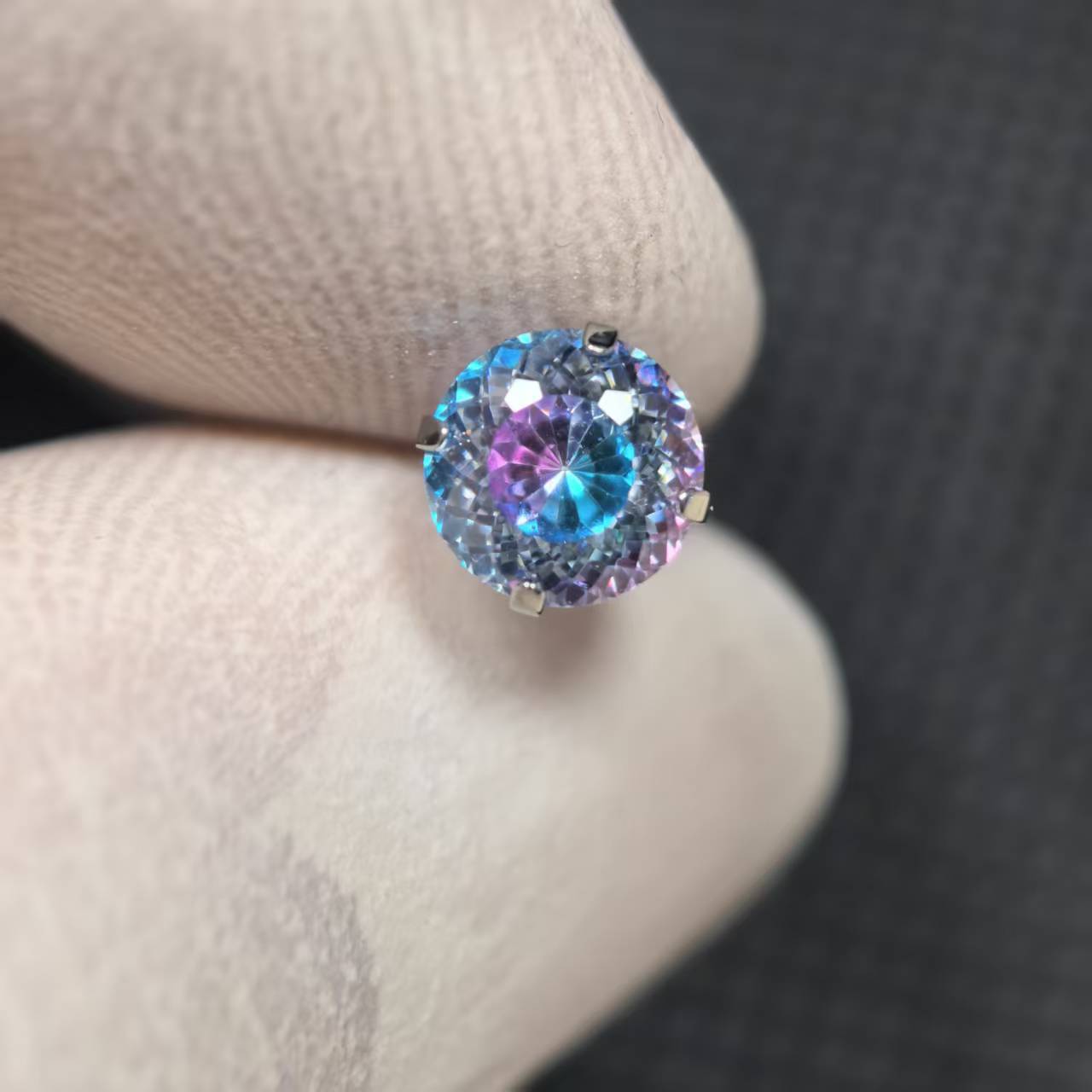 Titanium Alloy Ear Stud 鸟巢切爆闪 Cubic Zirconia Helix Cartilage Stud 圆 Jewelry 头 Accessories Ear 蜗钉 Ear 饰