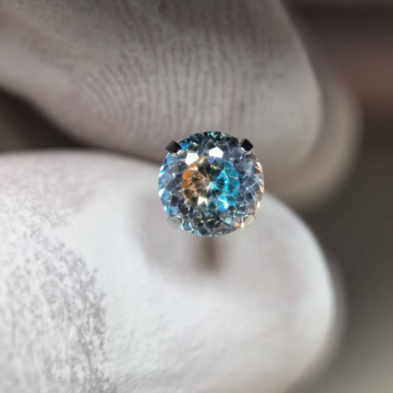 Titanium Alloy Ear Stud 鸟巢切爆闪 Cubic Zirconia Helix Cartilage Stud 圆 Jewelry 头 Accessories Ear 蜗钉 Ear 饰