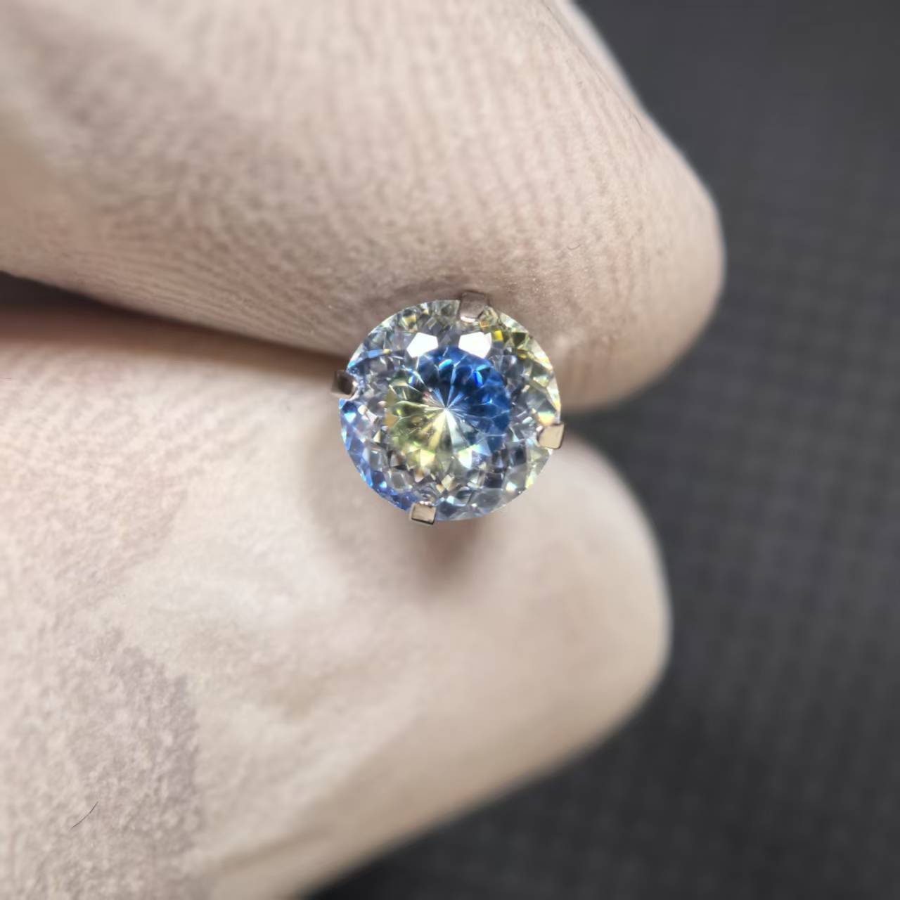 Titanium Alloy Ear Stud 鸟巢切爆闪 Cubic Zirconia Helix Cartilage Stud 圆 Jewelry 头 Accessories Ear 蜗钉 Ear 饰