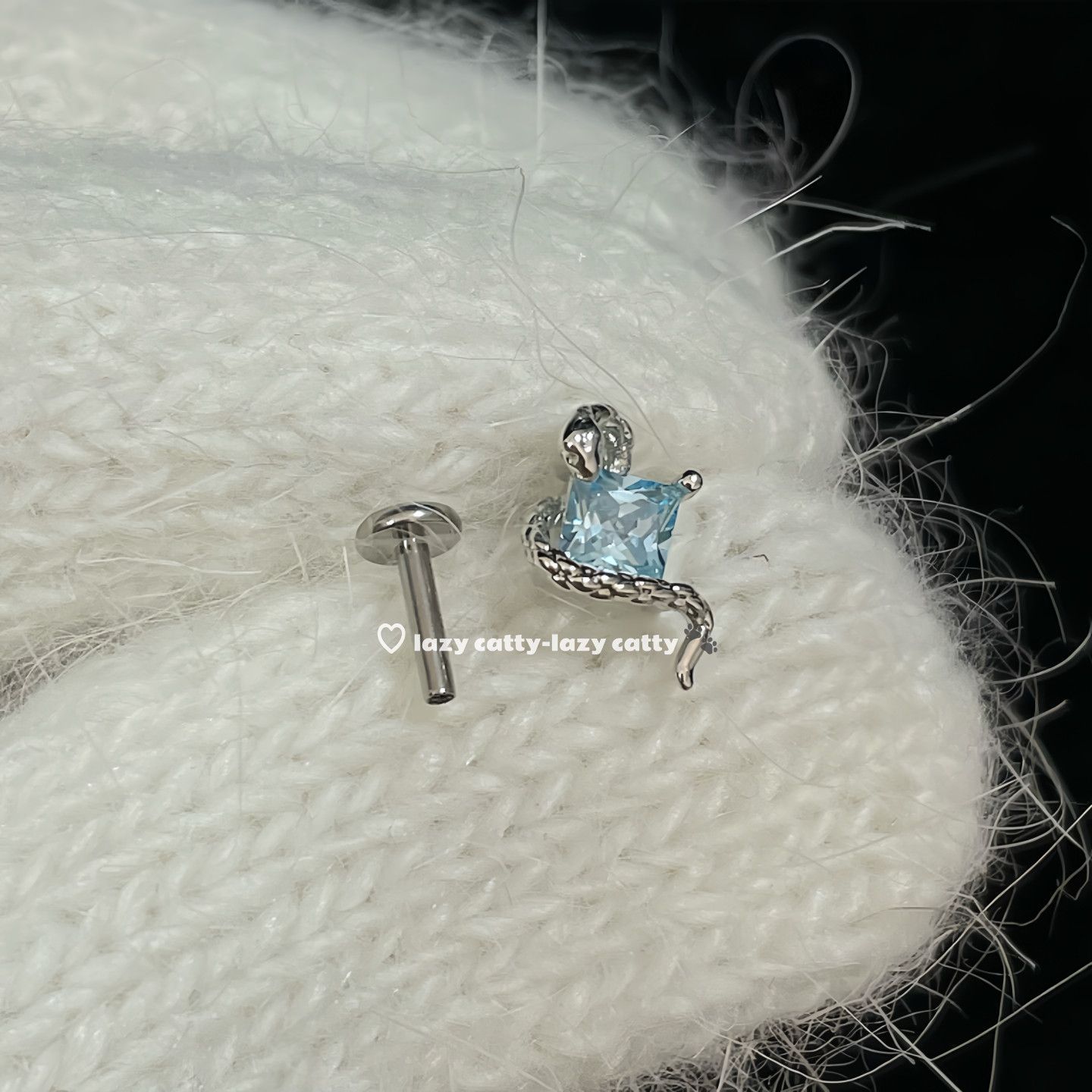 F136 Titanium Alloy Post Ear Stud Women 0.9牙口 Brass 头 Set With Cubic Zirconia 316L Steel Post Helix Cartilage Stud 超闪 Heart Ear 蜗钉 - Copper Body