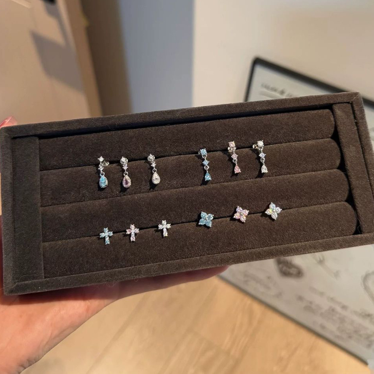 F136 Titanium Alloy Post Ear Stud 0.9牙 Internal Thread Teardrop Pendant Helix Cartilage Stud Brass Studded 爆闪 Cubic Zirconia 小巧 Ear 饰 - Copper Body