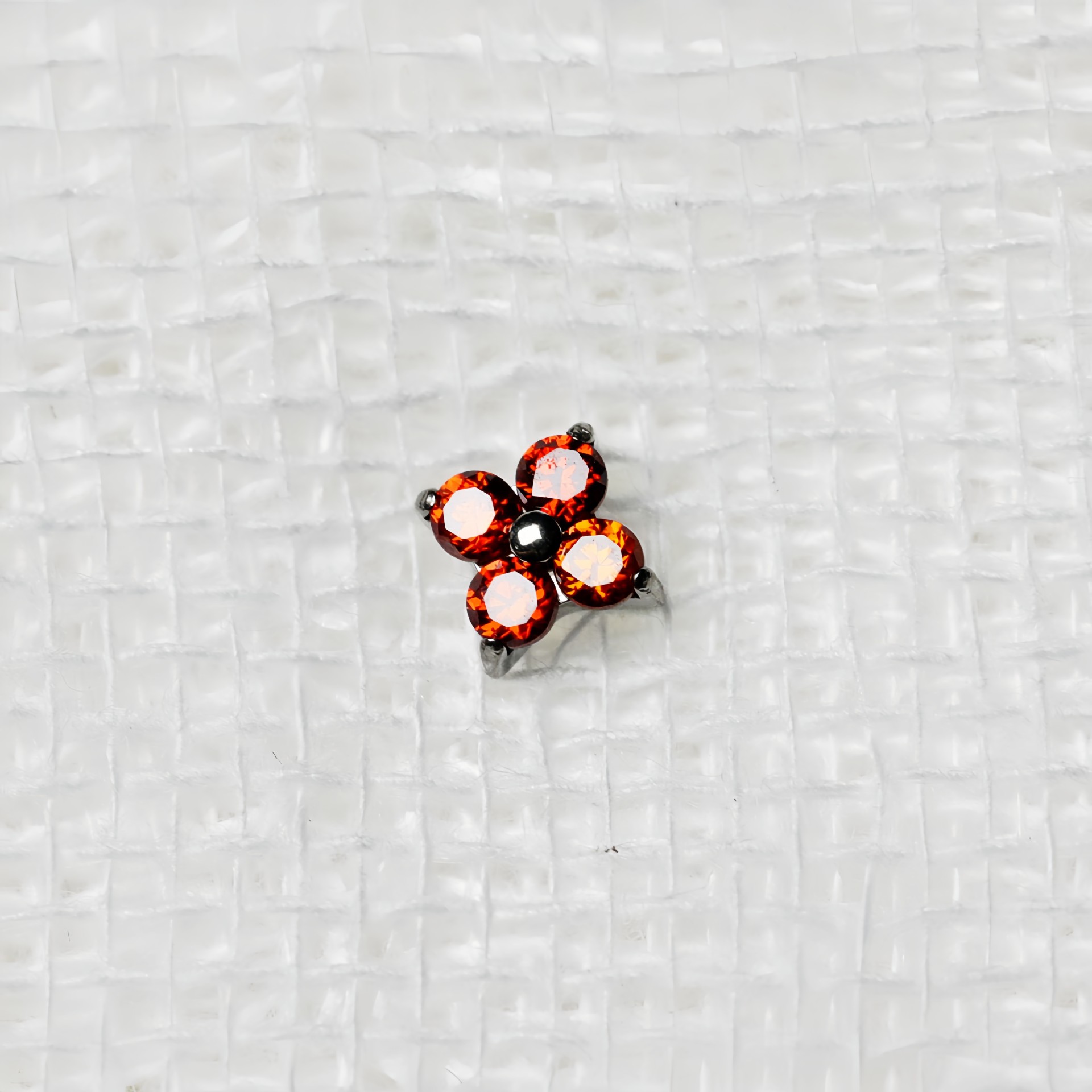 F136 Titanium Alloy 华子 Diamond 梅 Flower Helix Cartilage Stud Ear Stud 替换头 Piercing Jewelry Accessories 加工