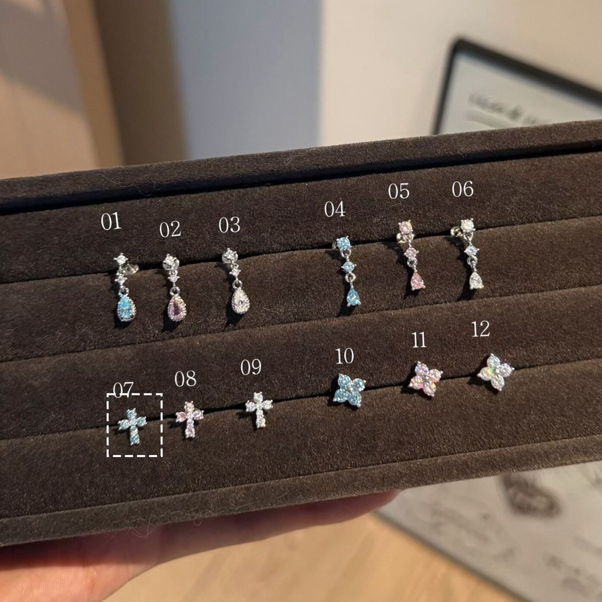 F136 Titanium Alloy Post Ear Stud 0.9牙 Internal Thread Teardrop Pendant Helix Cartilage Stud Brass Studded 爆闪 Cubic Zirconia 小巧 Ear 饰 - Copper Body