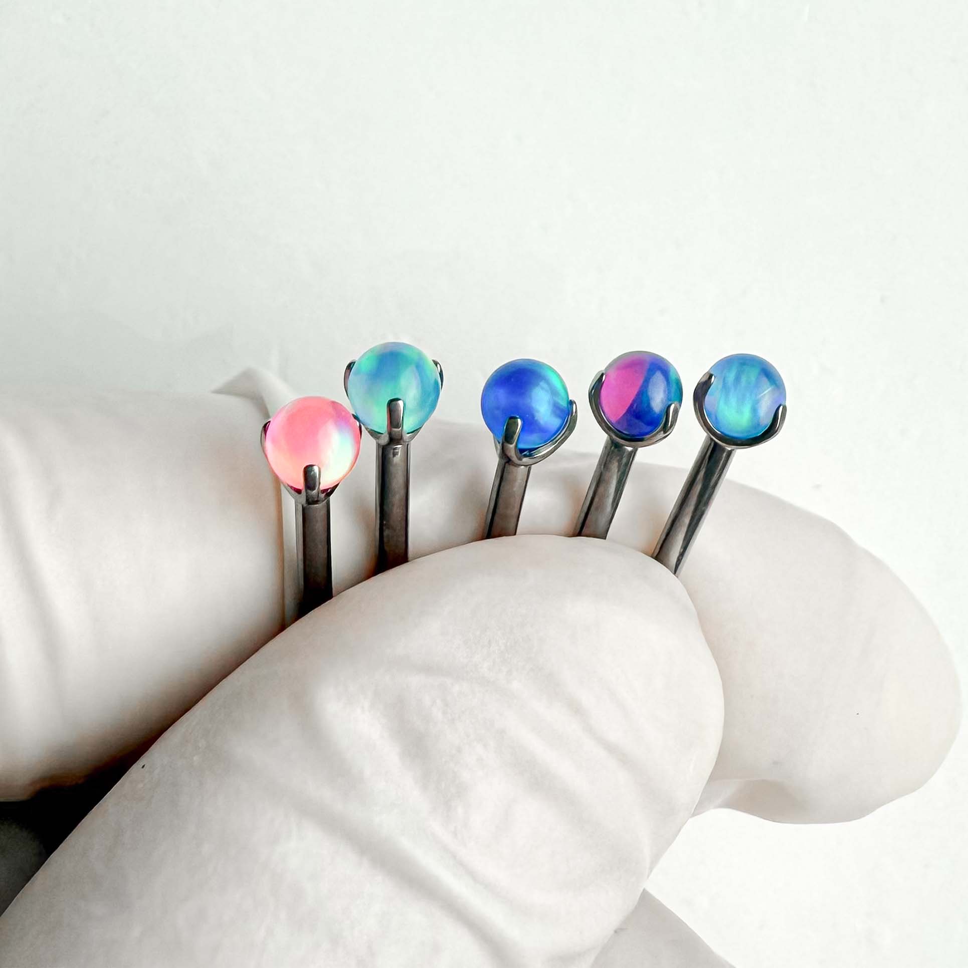 F136 Titanium Jelly Opal Ball